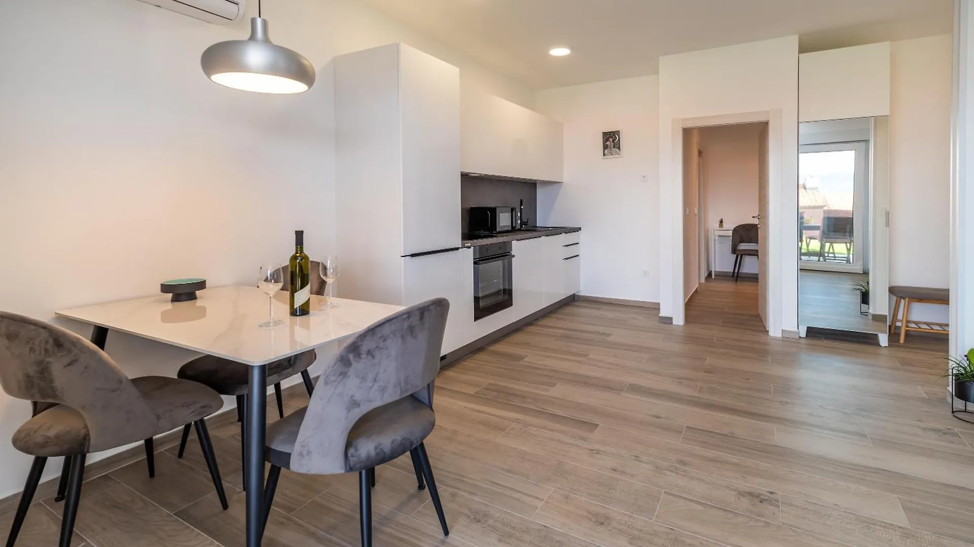 Apartmani Krtica 1 Vrbnik  Croatia