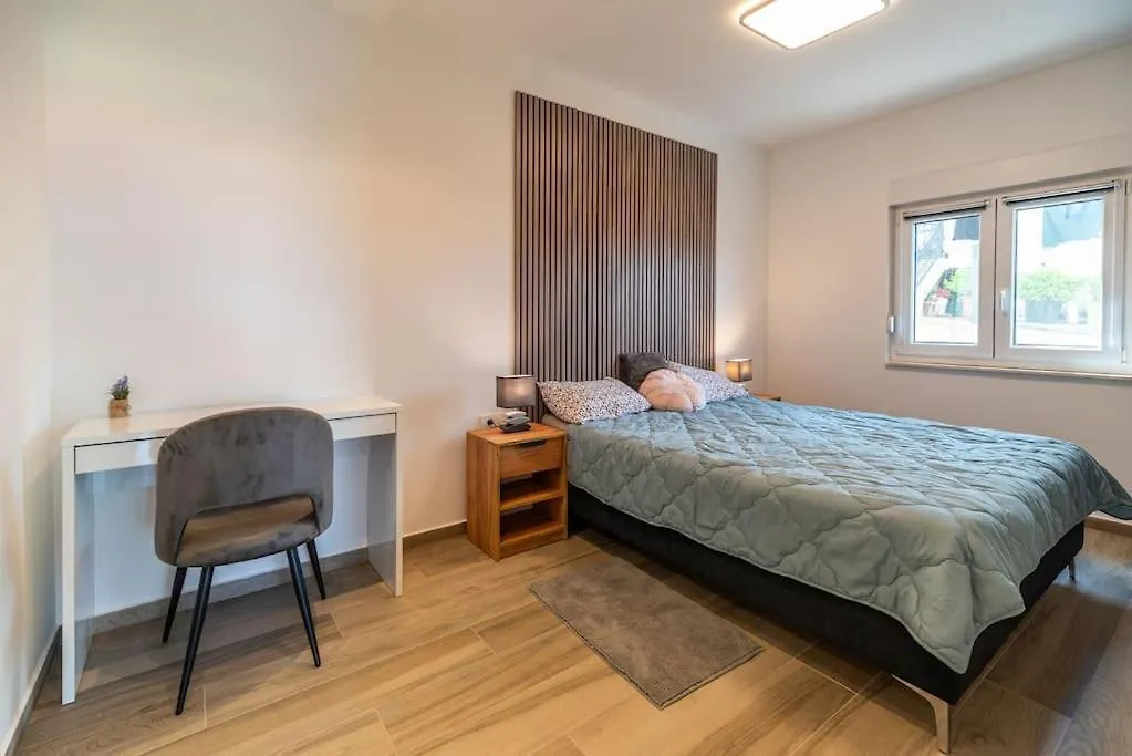 Apartmani Krtica 1 Vrbnik  Vrbnik (Primorje-Gorski Kotar)